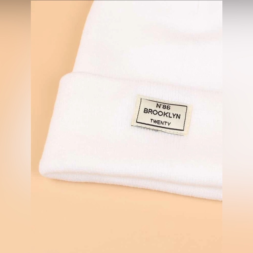 🆕 White Brooklyn logo UNISEX winter hat - Picture 3 of 4
